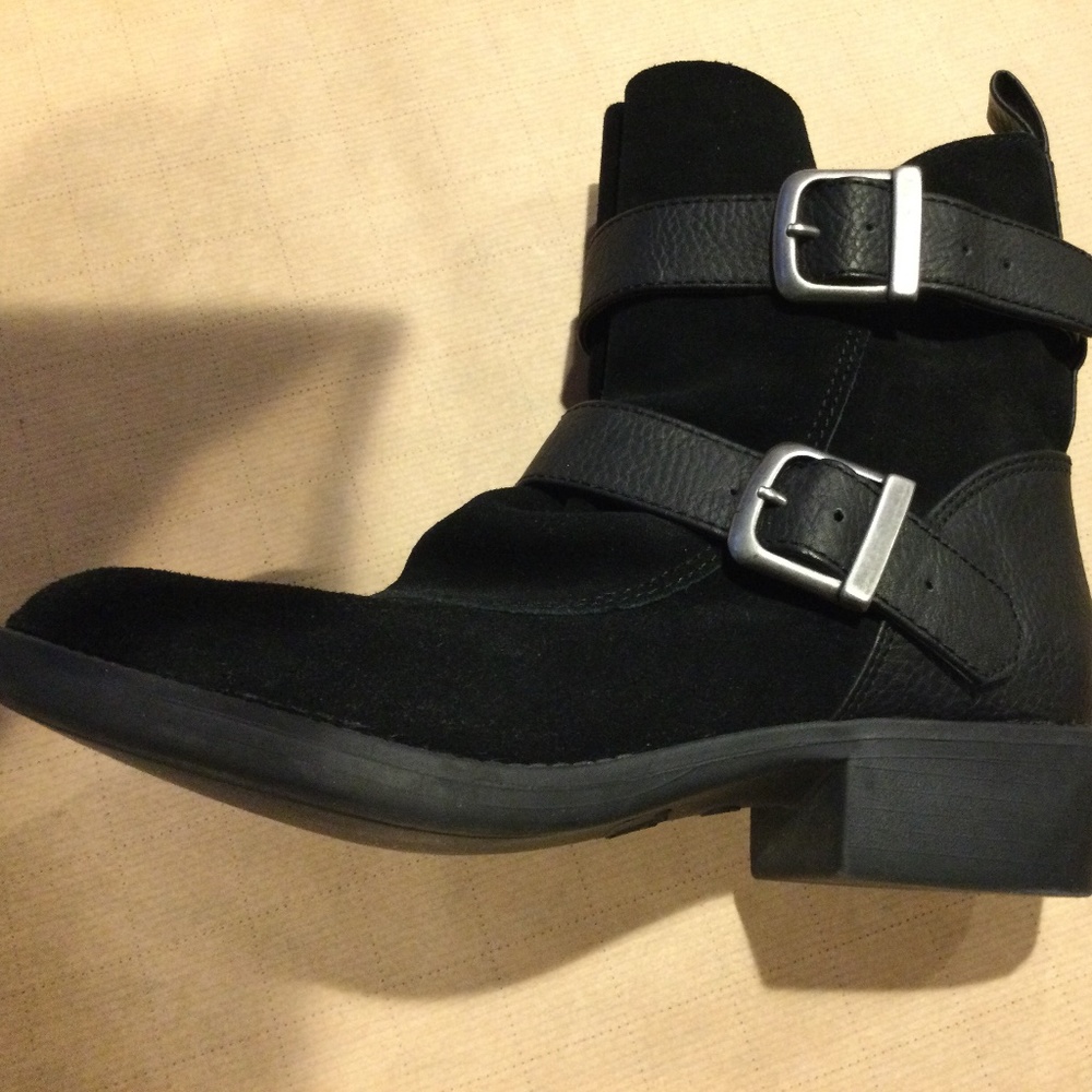 Mia Odetta black suede & leather boots. Size 6.